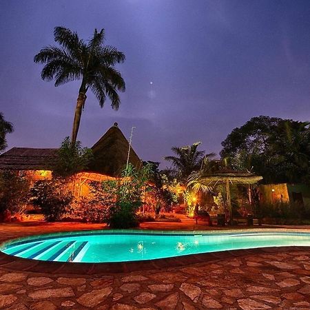 Afro Smile Hotel And Guest House-金贾 外观 照片