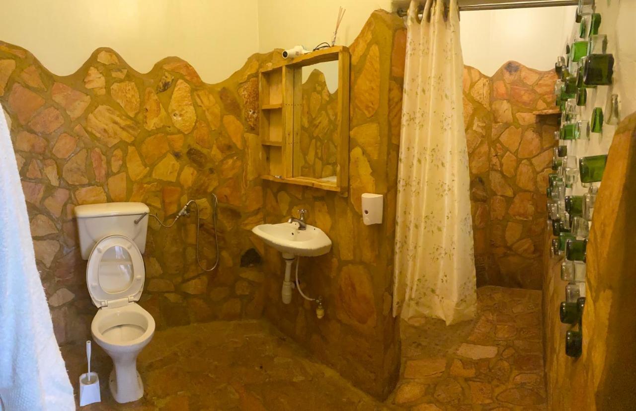Afro Smile Hotel And Guest House-金贾 外观 照片