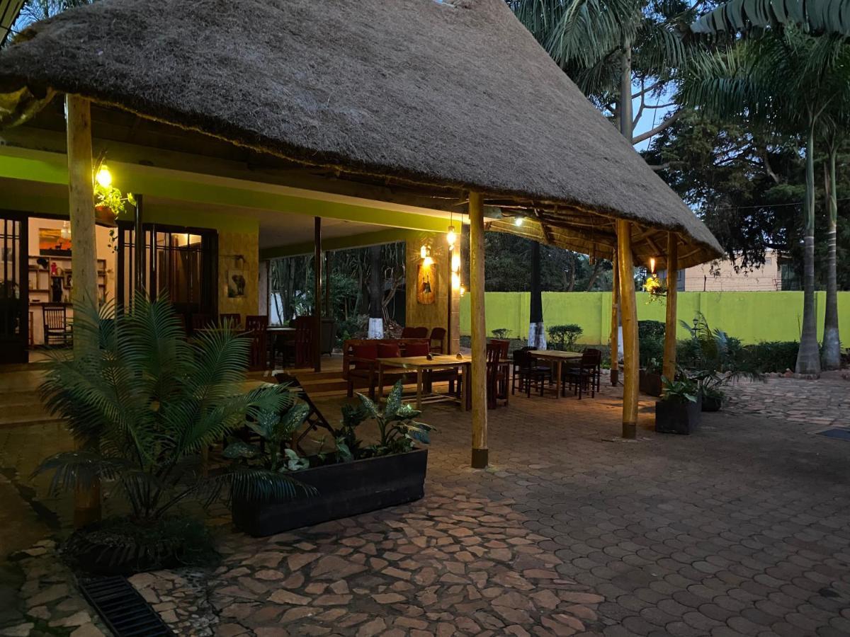 Afro Smile Hotel And Guest House-金贾 外观 照片