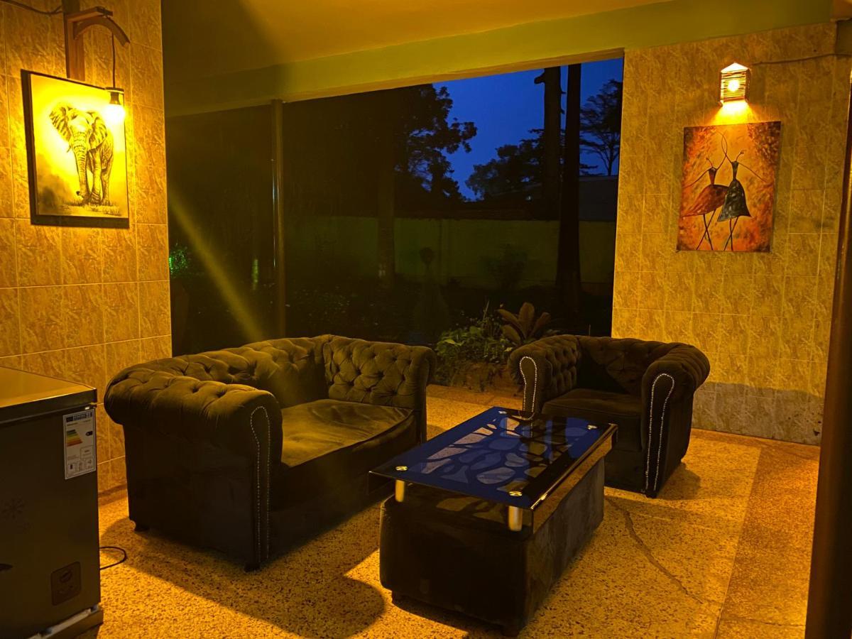 Afro Smile Hotel And Guest House-金贾 外观 照片