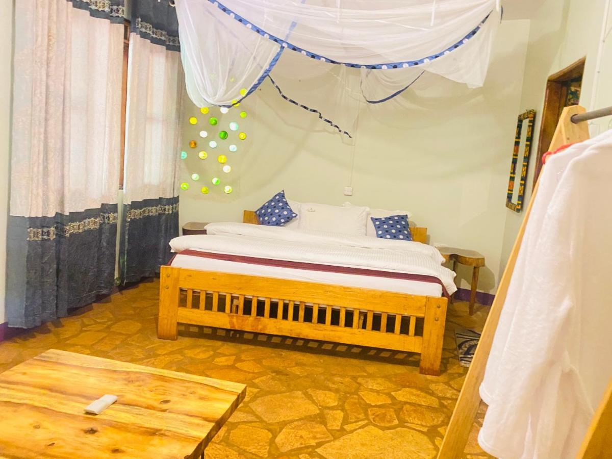 Afro Smile Hotel And Guest House-金贾 外观 照片