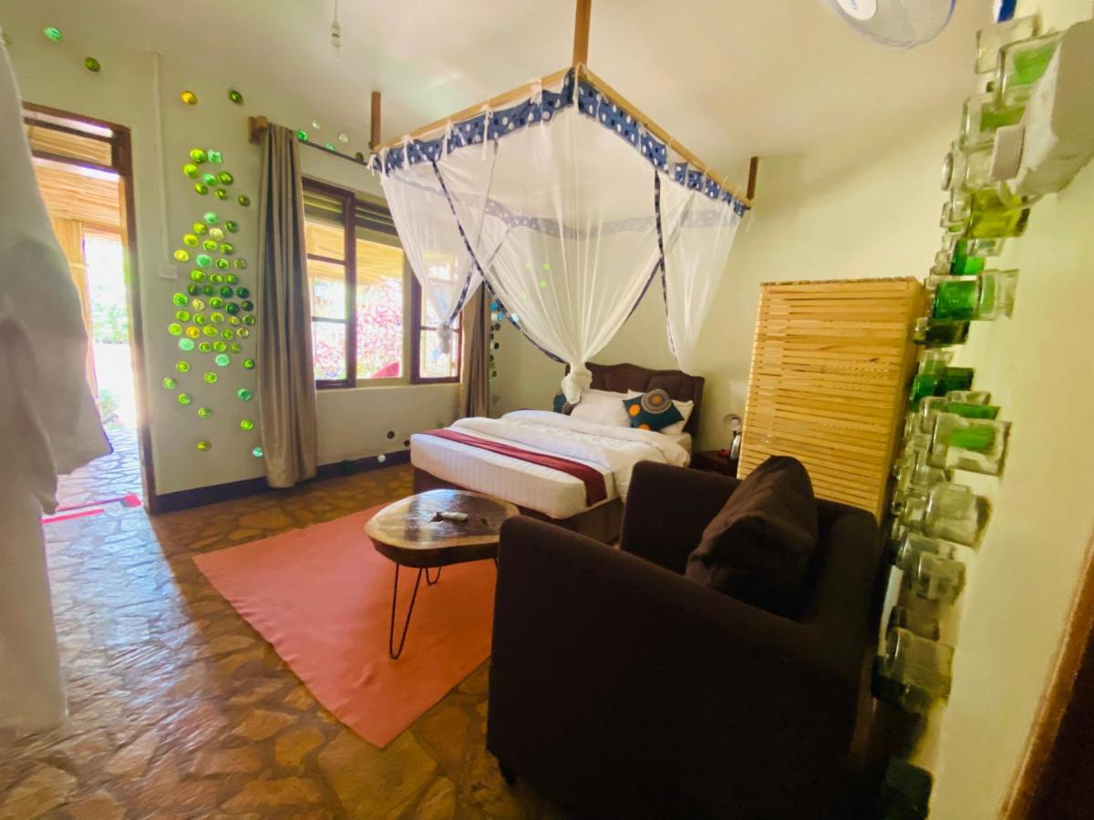 Afro Smile Hotel And Guest House-金贾 外观 照片