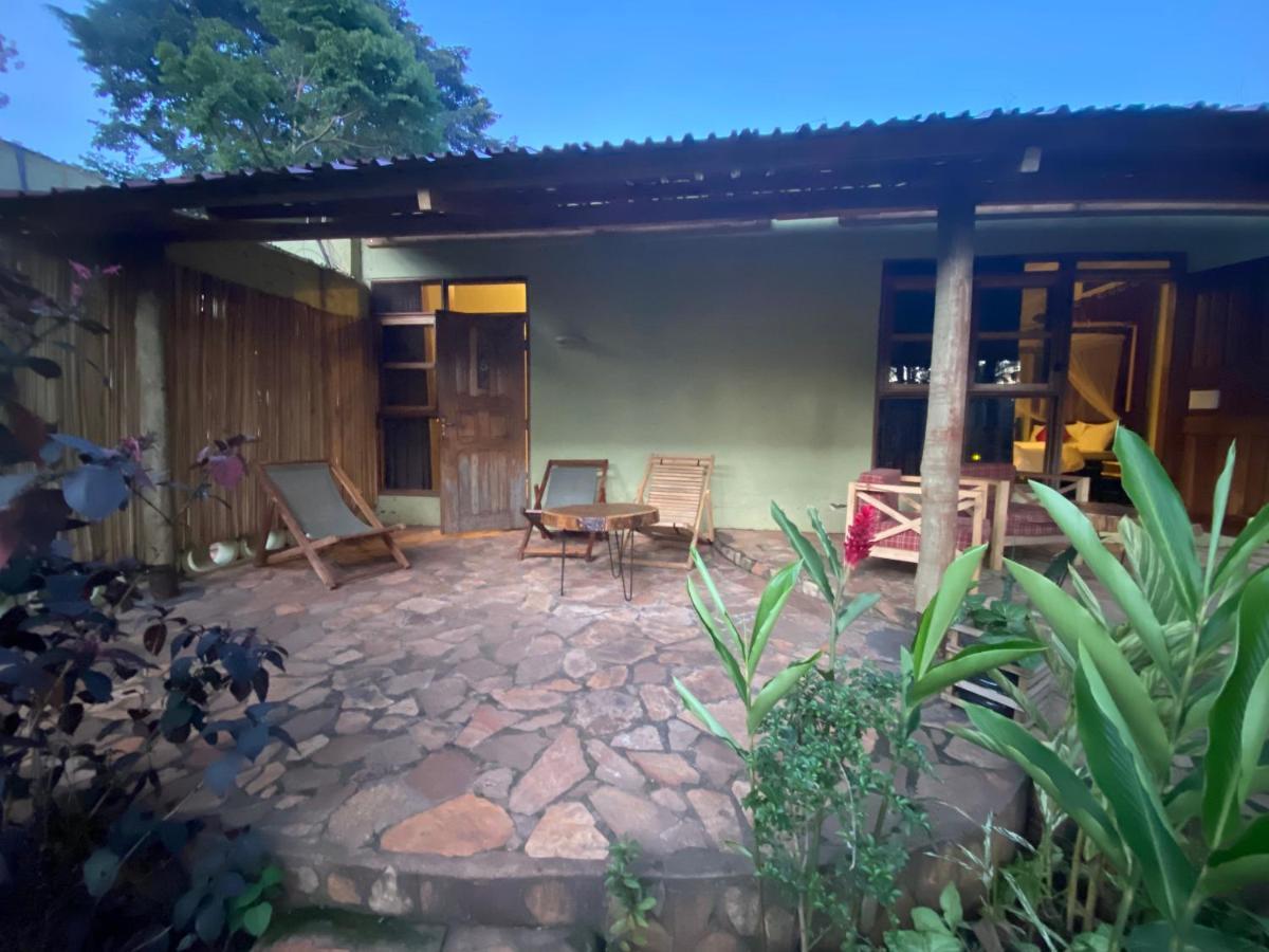 Afro Smile Hotel And Guest House-金贾 外观 照片