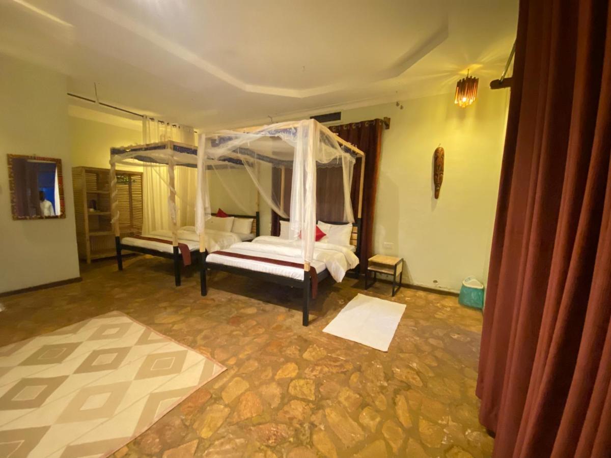 Afro Smile Hotel And Guest House-金贾 外观 照片